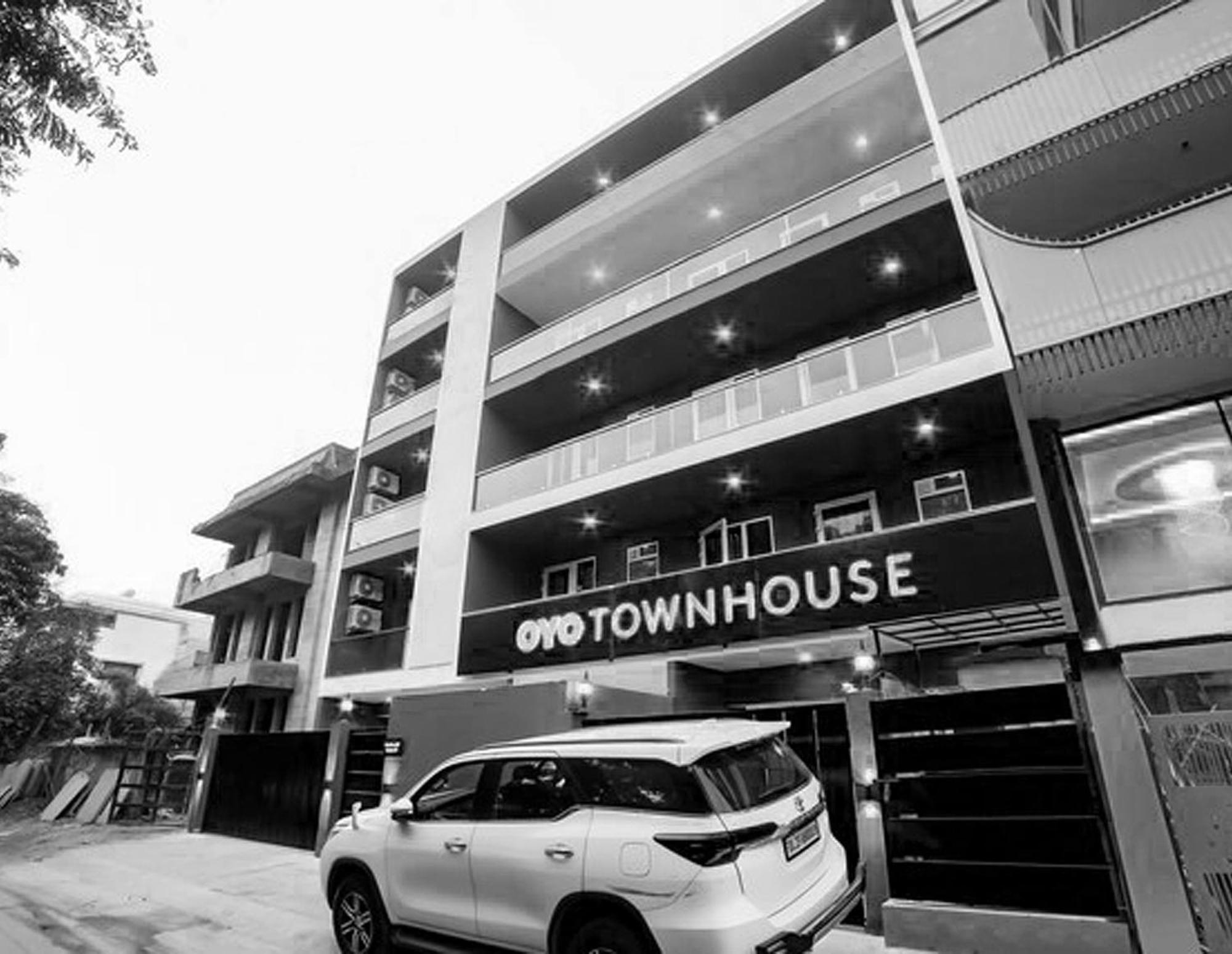 ホテル Super Townhouse Near Appu Ghar グルガウン エクステリア 写真