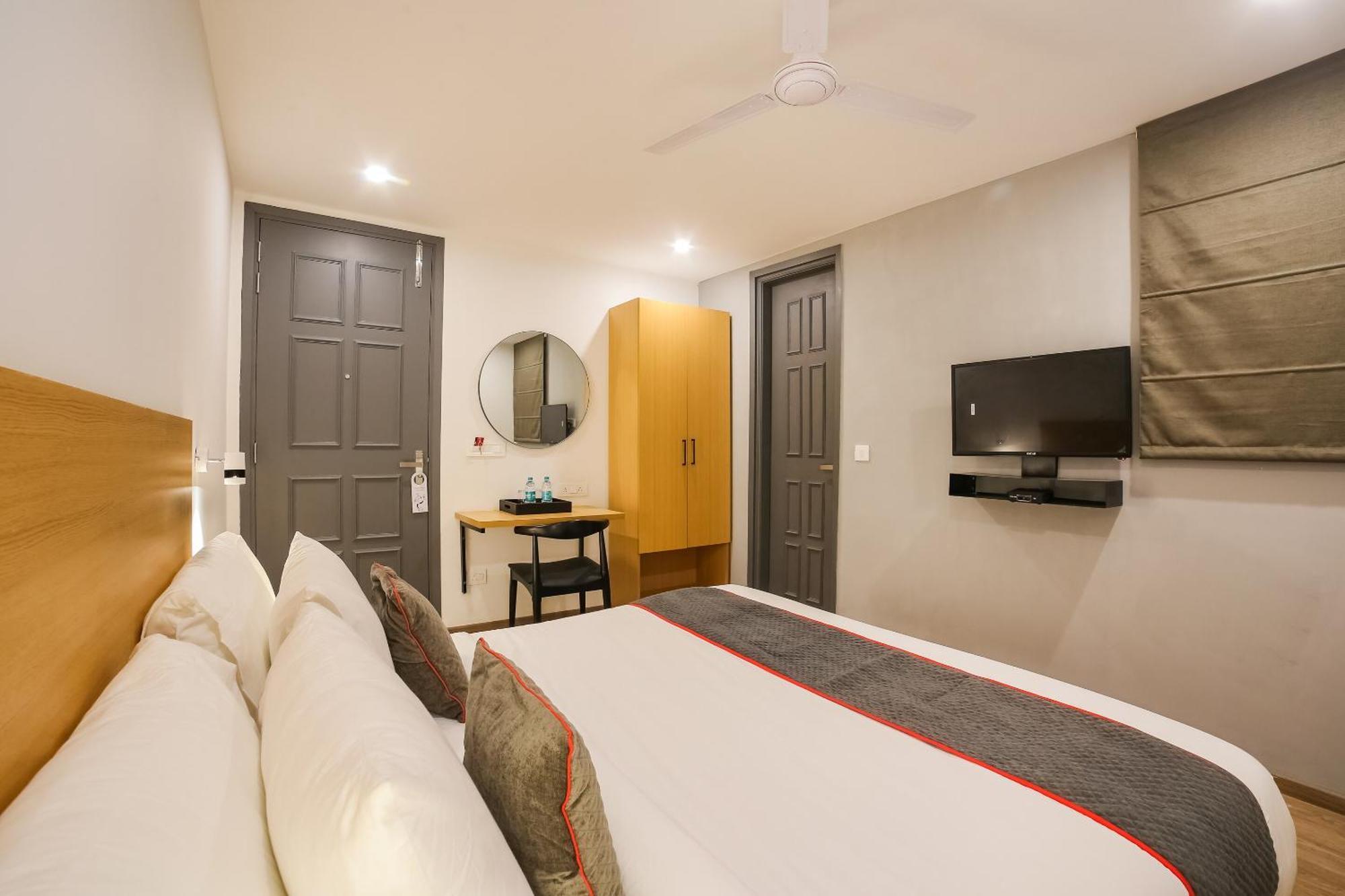 ホテル Super Townhouse Near Appu Ghar グルガウン エクステリア 写真