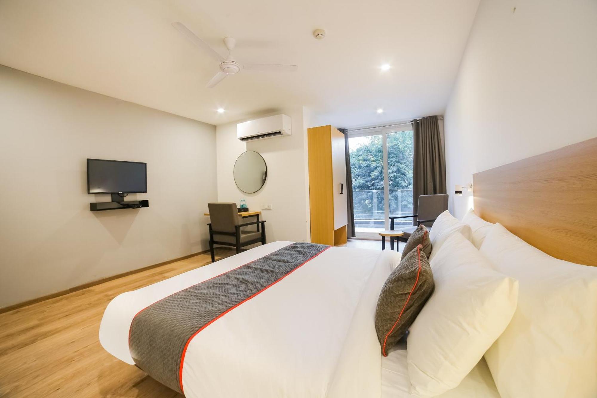 ホテル Super Townhouse Near Appu Ghar グルガウン エクステリア 写真