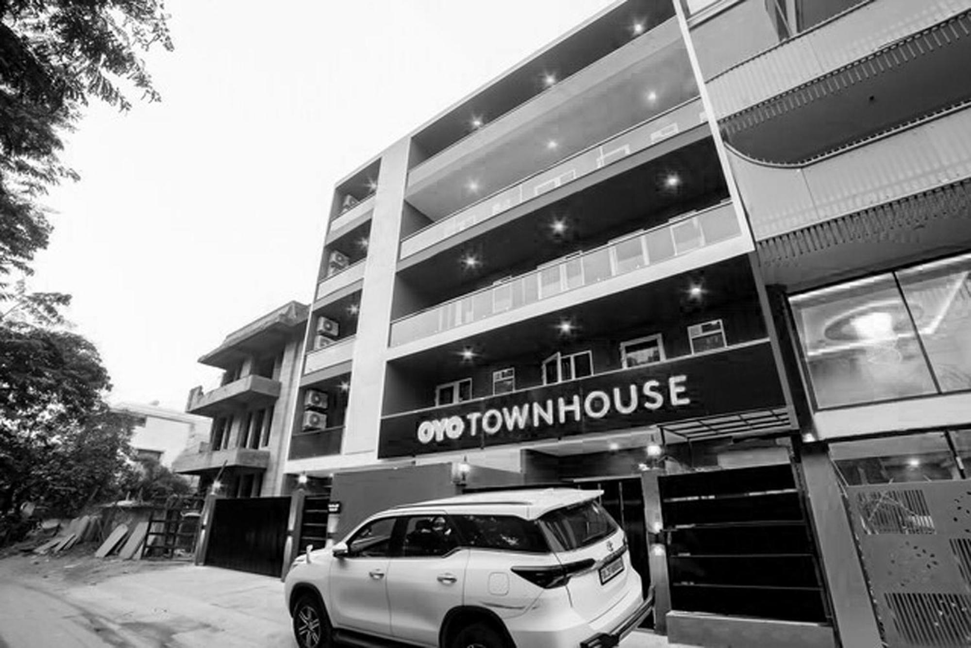 ホテル Super Townhouse Near Appu Ghar グルガウン エクステリア 写真